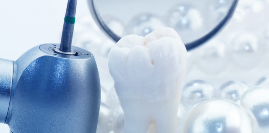 Wenn der Schoko-Osterhase vor der Tür steht: Zahnseide und Co. nicht vergessen